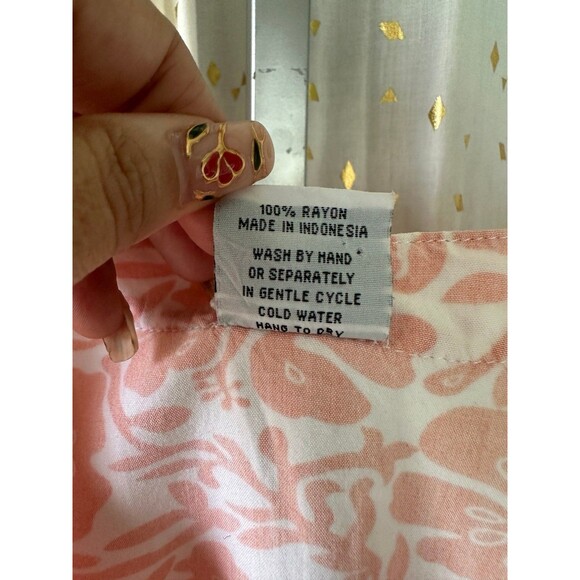 Love River Clothing Co. Hawaiian Inspired Floral Hibiscus Curved Hem Blouse M - Picture 6 of 6